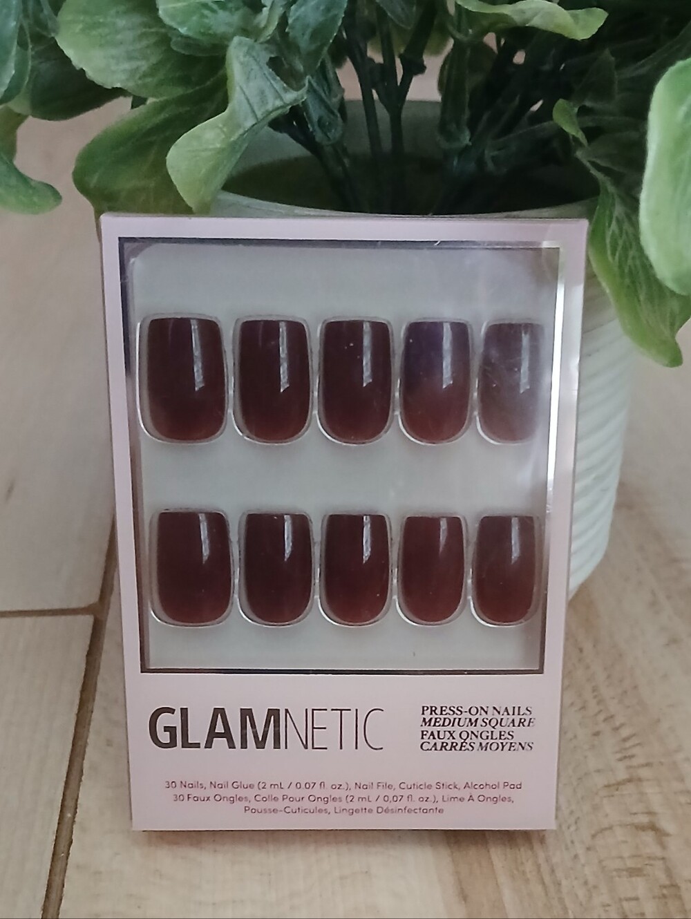 Glamnetic Press On Nails In Medium Square Color ~ Cherry Mocha